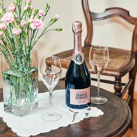 Impresja - Goscinne Na Nadbuzanskich Lakach Bed and Breakfast