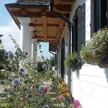 Impresja - Goscinne Na Nadbuzanskich Lakach Bed & Breakfast *